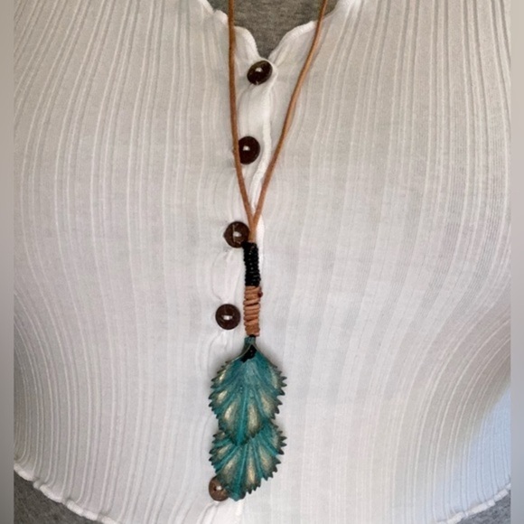 2 for 30$ Women’s long necklace with 2 metals pendants‎ turquoises leaves shaped - Picture 4 of 5